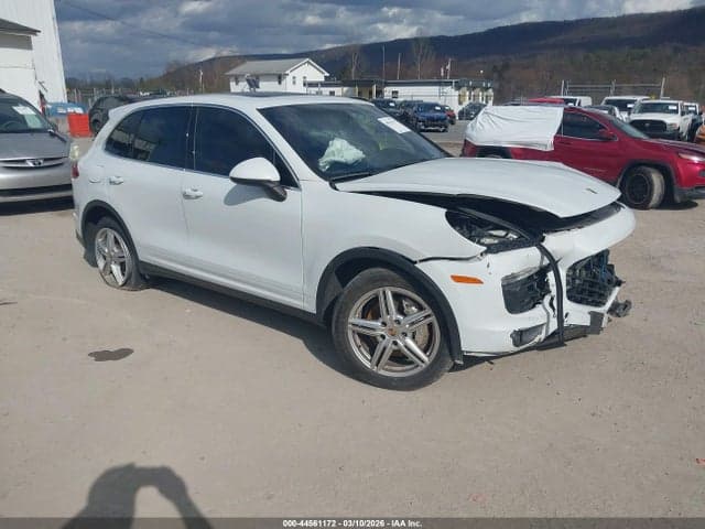 2015 PORSCHE CAYENNE S 1