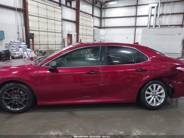 2019 TOYOTA CAMRY LE 14