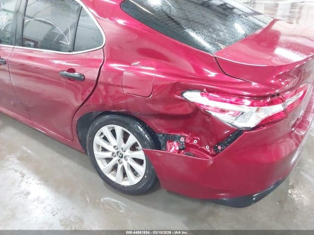 2019 TOYOTA CAMRY LE 17