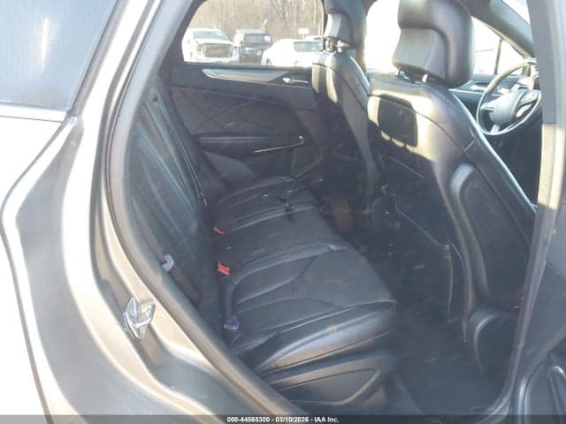 2017 LINCOLN MKC RESERVE 8