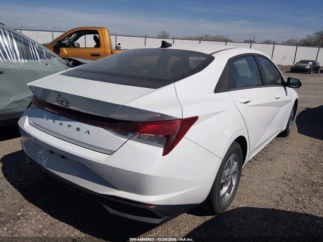 2023 HYUNDAI ELANTRA SE 4