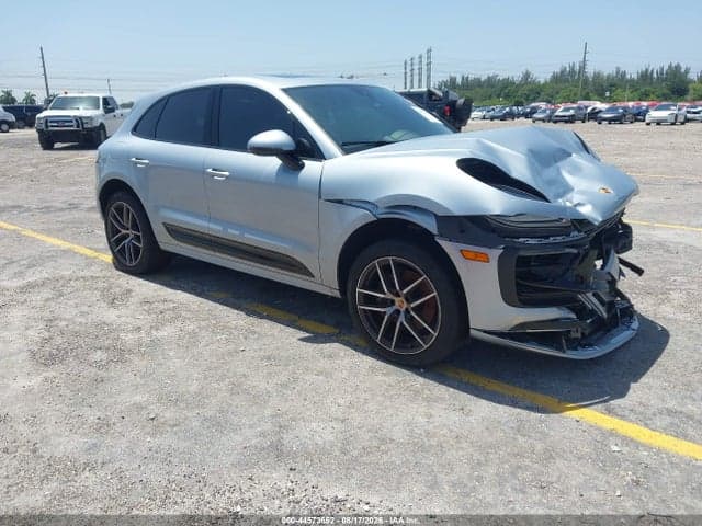 2024 PORSCHE MACAN T 1