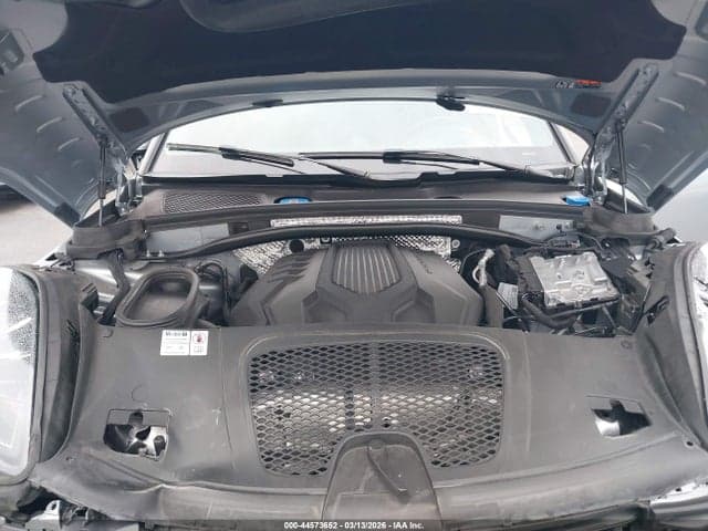 2024 PORSCHE MACAN T 10