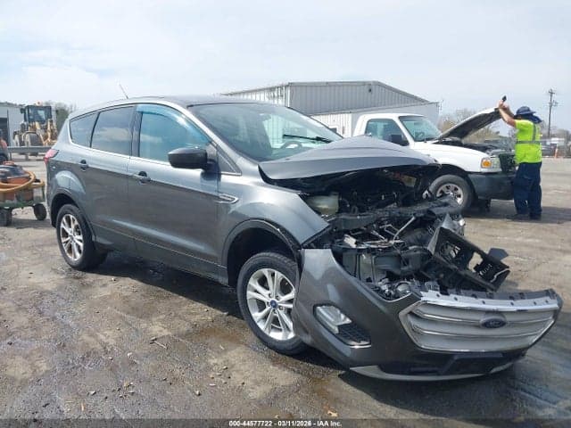2019 FORD ESCAPE SE 1