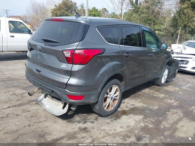 2019 FORD ESCAPE SE 4