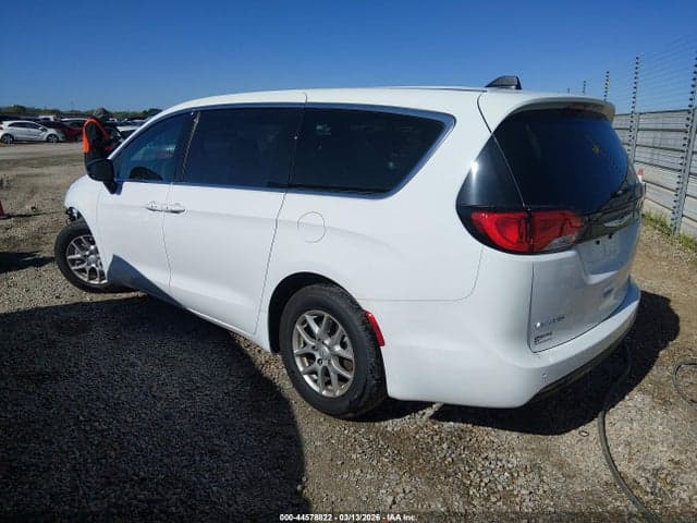 2025 CHRYSLER VOYAGER LX 3
