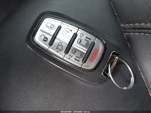 2025 CHRYSLER PACIFICA SELECT 11