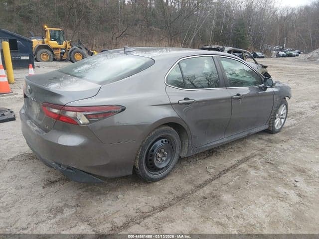 2021 TOYOTA CAMRY LE 4