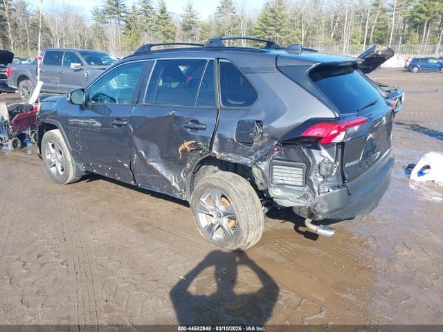 2024 TOYOTA RAV4 XLE 3
