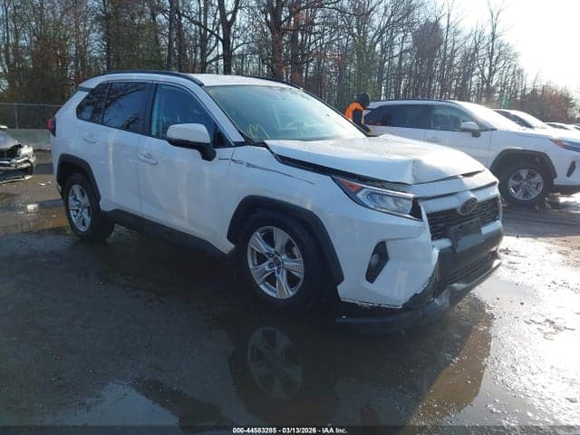 2021 TOYOTA RAV4 XLE 1