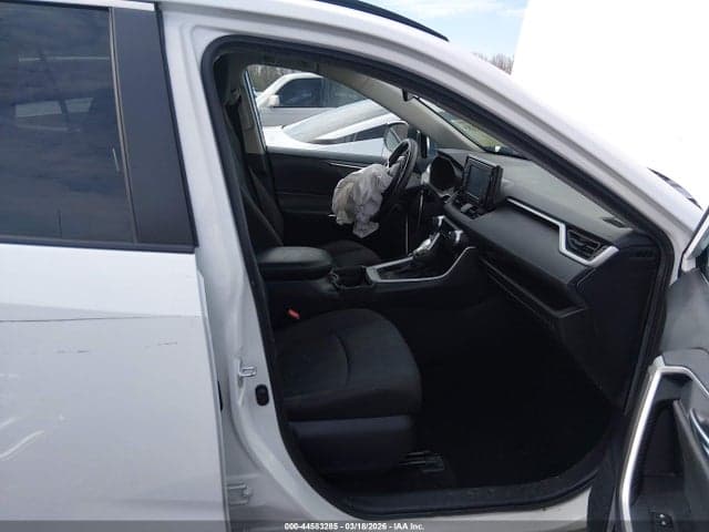 2021 TOYOTA RAV4 XLE 5
