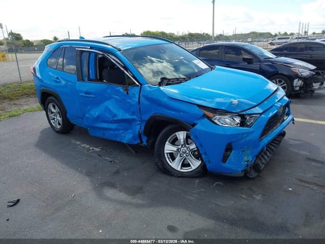 2020 TOYOTA RAV4 XLE 1