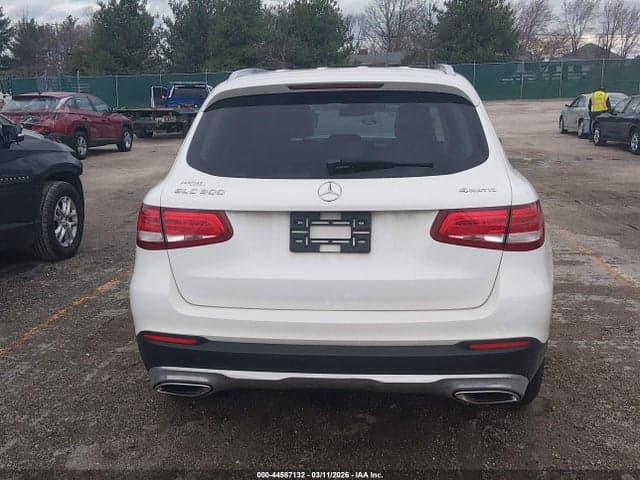 2018 MERCEDES-BENZ GLC 300 4MATIC 16
