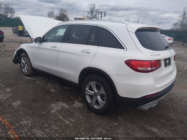 2018 MERCEDES-BENZ GLC 300 4MATIC 3