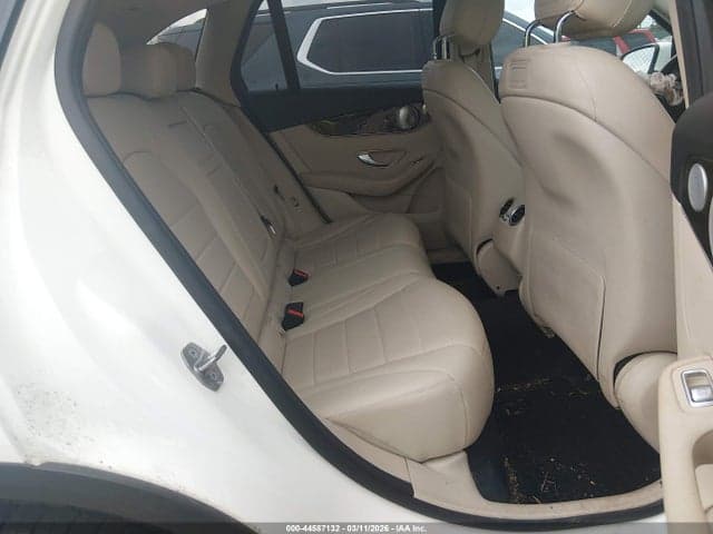2018 MERCEDES-BENZ GLC 300 4MATIC 8