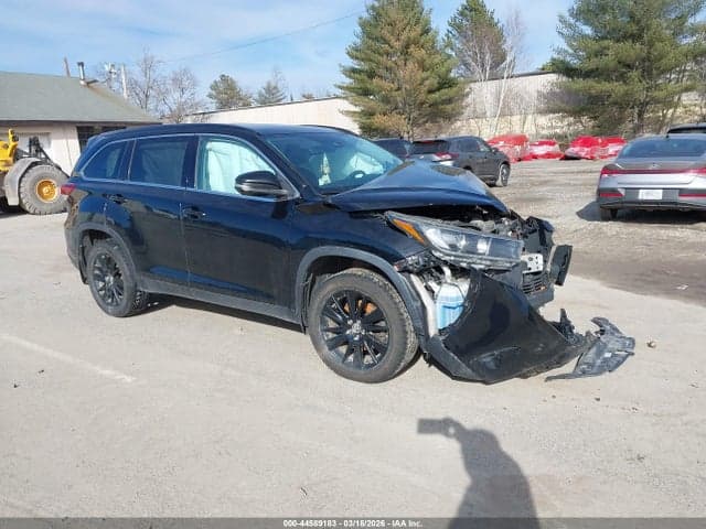 2019 TOYOTA HIGHLANDER SE 1