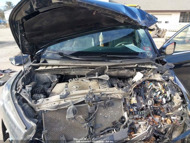 2019 TOYOTA HIGHLANDER SE 10