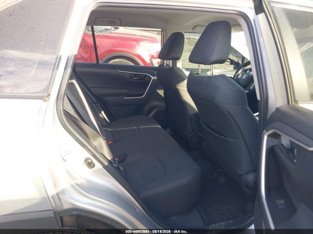2023 TOYOTA RAV4 LE 8