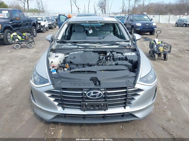 2022 HYUNDAI SONATA SE 13