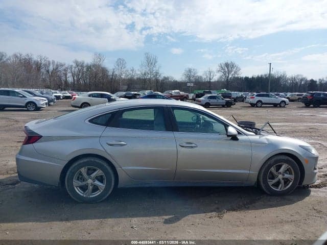 2022 HYUNDAI SONATA SE 14