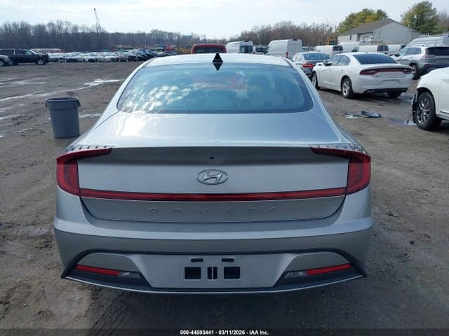 2022 HYUNDAI SONATA SE 17