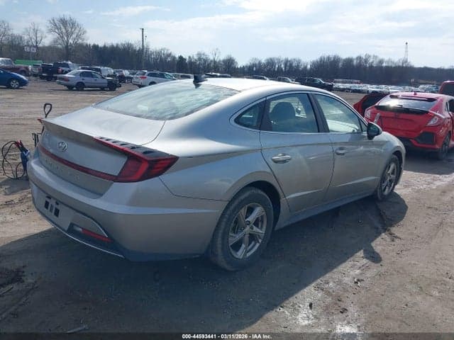 2022 HYUNDAI SONATA SE 4