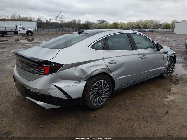 2025 HYUNDAI SONATA HYBRID LIMITED 4