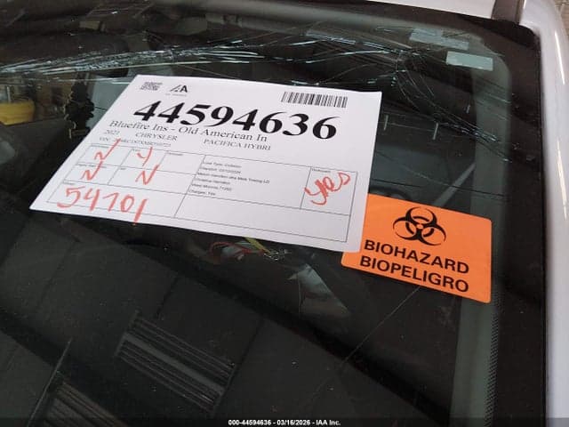 2021 CHRYSLER PACIFICA HYBRID LIMITED 8