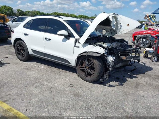 2017 PORSCHE MACAN