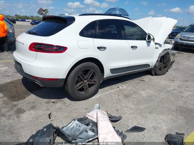 2017 PORSCHE MACAN 4