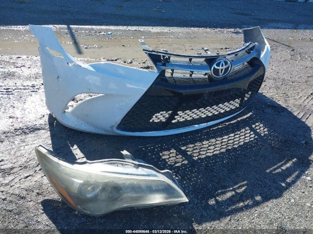 2016 TOYOTA CAMRY SE 12
