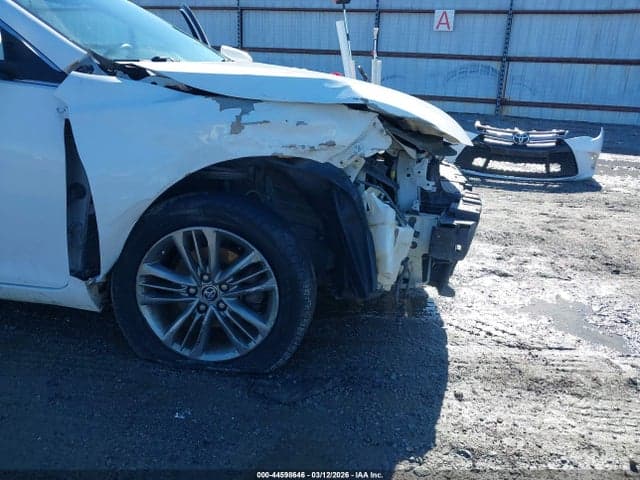 2016 TOYOTA CAMRY SE 6