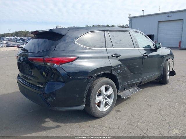 2023 TOYOTA HIGHLANDER LE 4