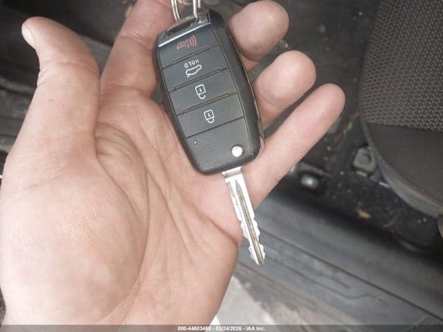 2017 KIA FORTE LX 11