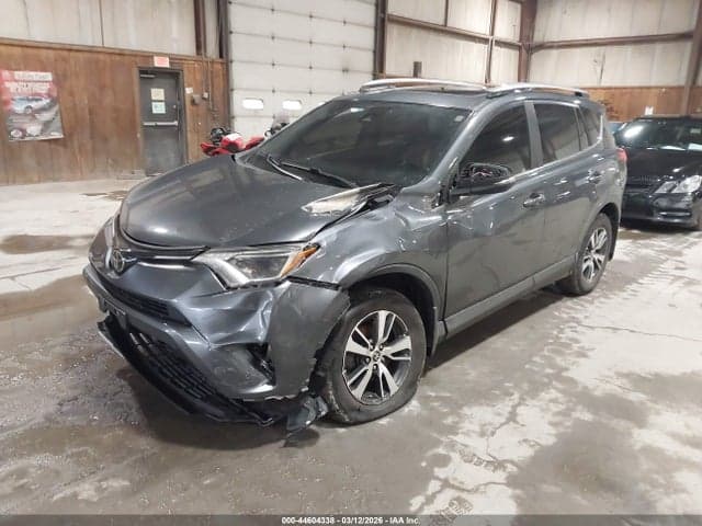2017 TOYOTA RAV4 XLE 2