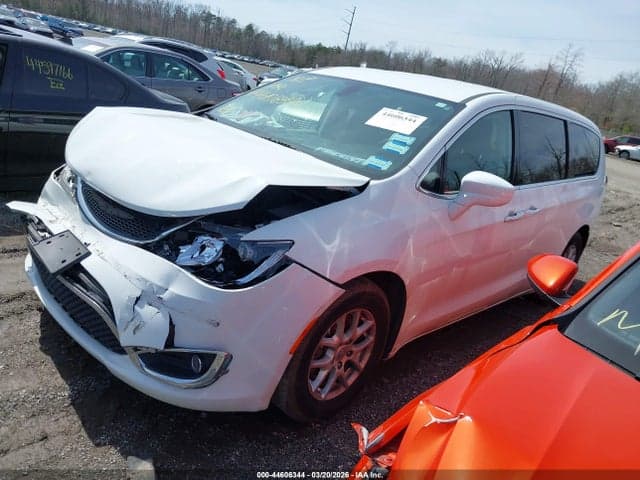 2020 CHRYSLER PACIFICA TOURING 2