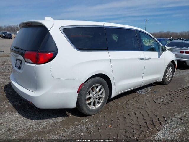 2020 CHRYSLER PACIFICA TOURING 4