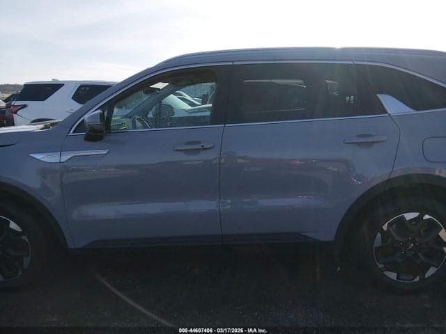 2025 KIA SORENTO S 14