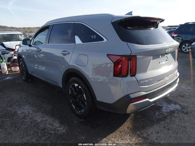 2025 KIA SORENTO S 3