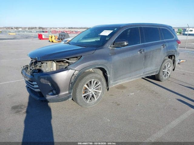 2017 TOYOTA HIGHLANDER XLE 2