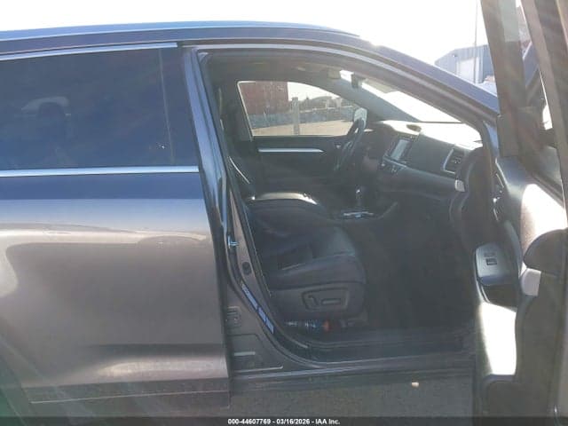 2017 TOYOTA HIGHLANDER XLE 5