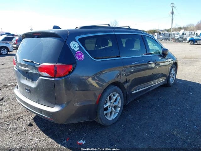 2017 CHRYSLER PACIFICA TOURING-L 4