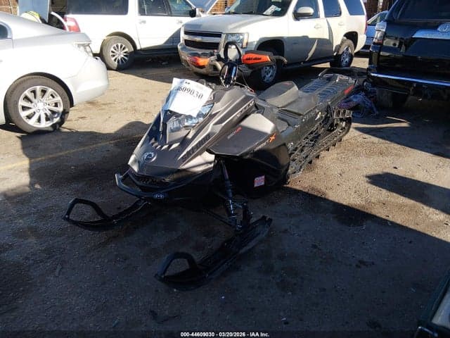 2022 SKI-DOO SUMMIT X 850 2