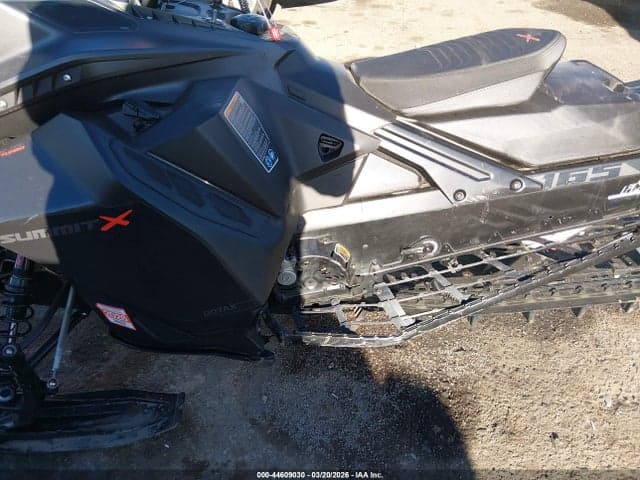 2022 SKI-DOO SUMMIT X 850 6