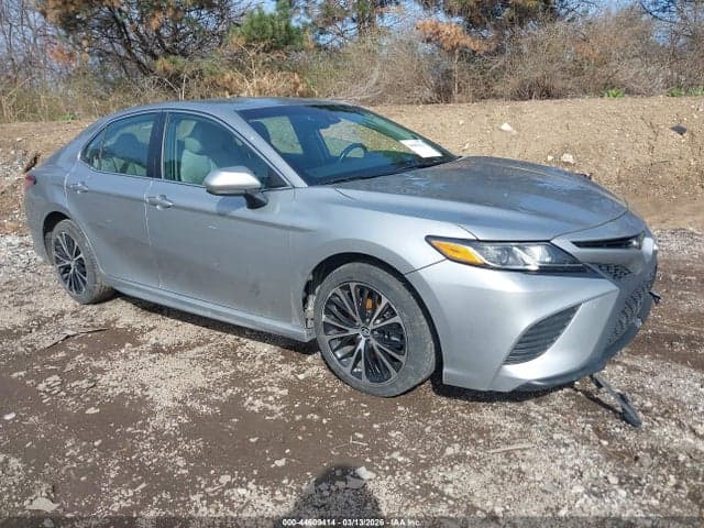 2019 TOYOTA CAMRY SE - 1