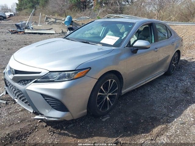 2019 TOYOTA CAMRY SE 2