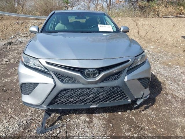 2019 TOYOTA CAMRY SE 12