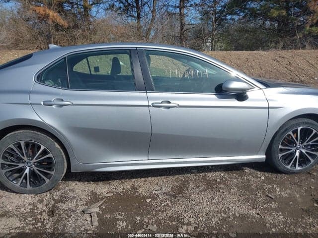2019 TOYOTA CAMRY SE 13