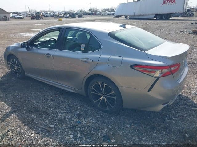 2019 TOYOTA CAMRY SE 3
