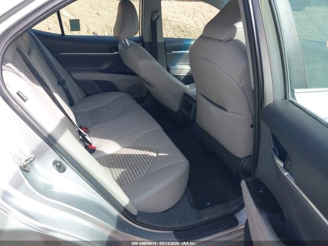 2019 TOYOTA CAMRY SE 8